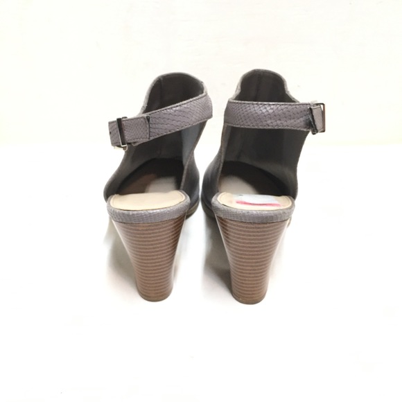 Bar III Women's Grey Ivy Round Toe Bootie Size 11 - Picture 9 of 15